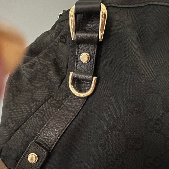 Gucci Black Monogram Shoulder Bag - Picture 4 of 10
